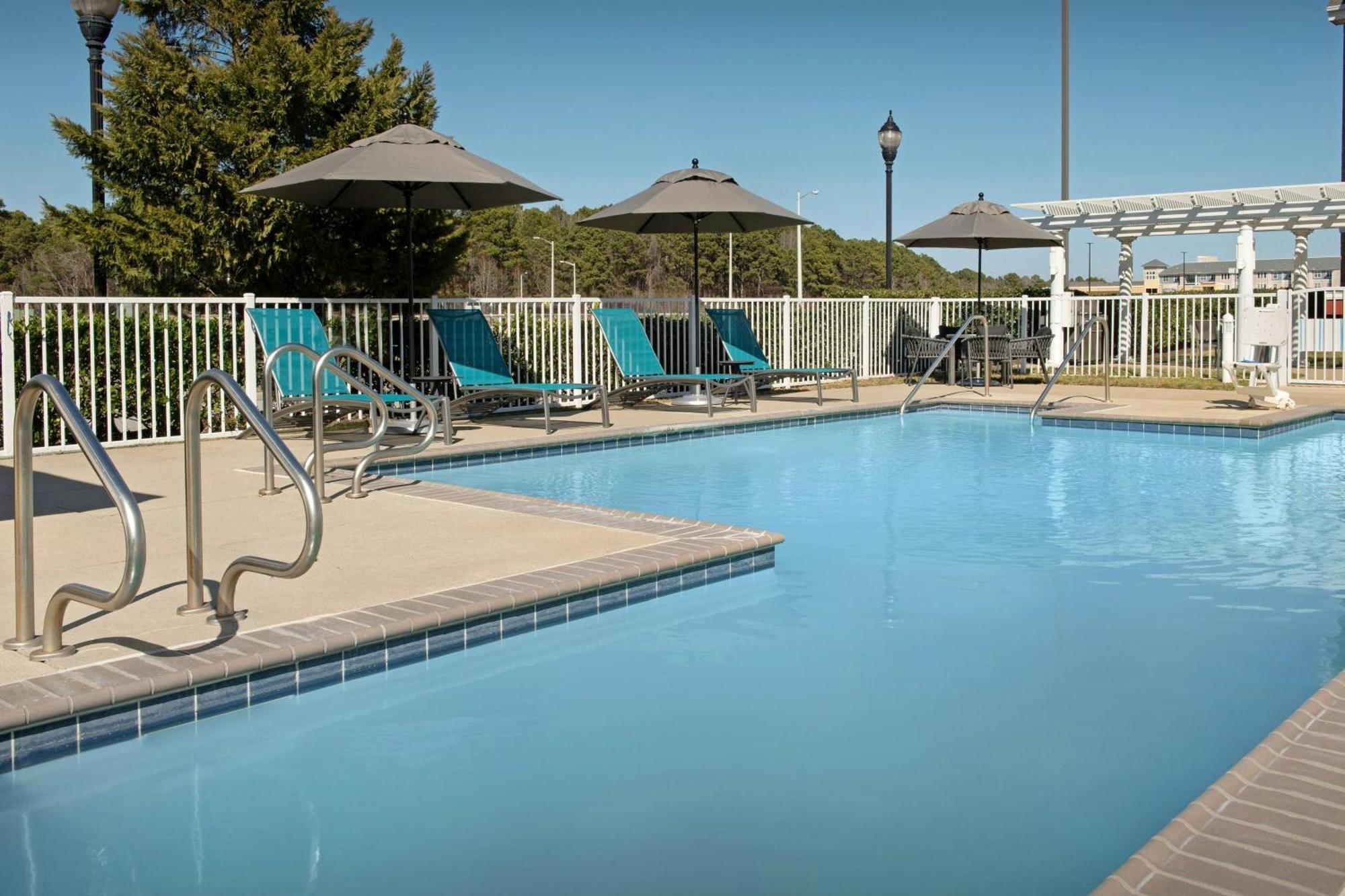 Courtyard Suffolk Chesapeake Hotel Exterior foto